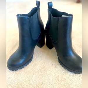 Soda Glove ankle booties. Brand new. Size 7.5